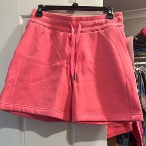 Lululemon scuba high-rise short 5” in Sakura pink, size 6